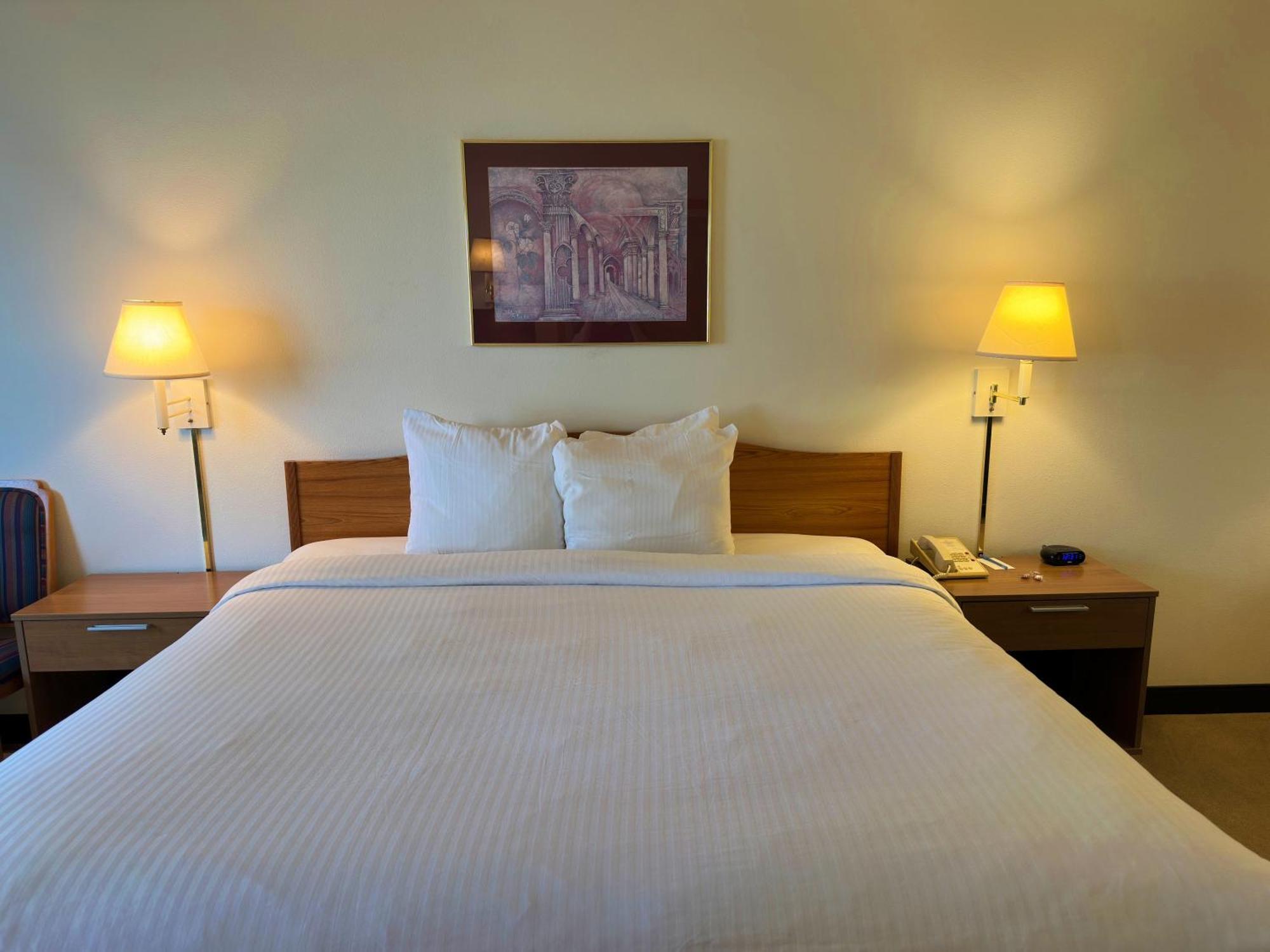 Peppermill Empress Inn เซ็นทราเลีย ภายนอก รูปภาพ