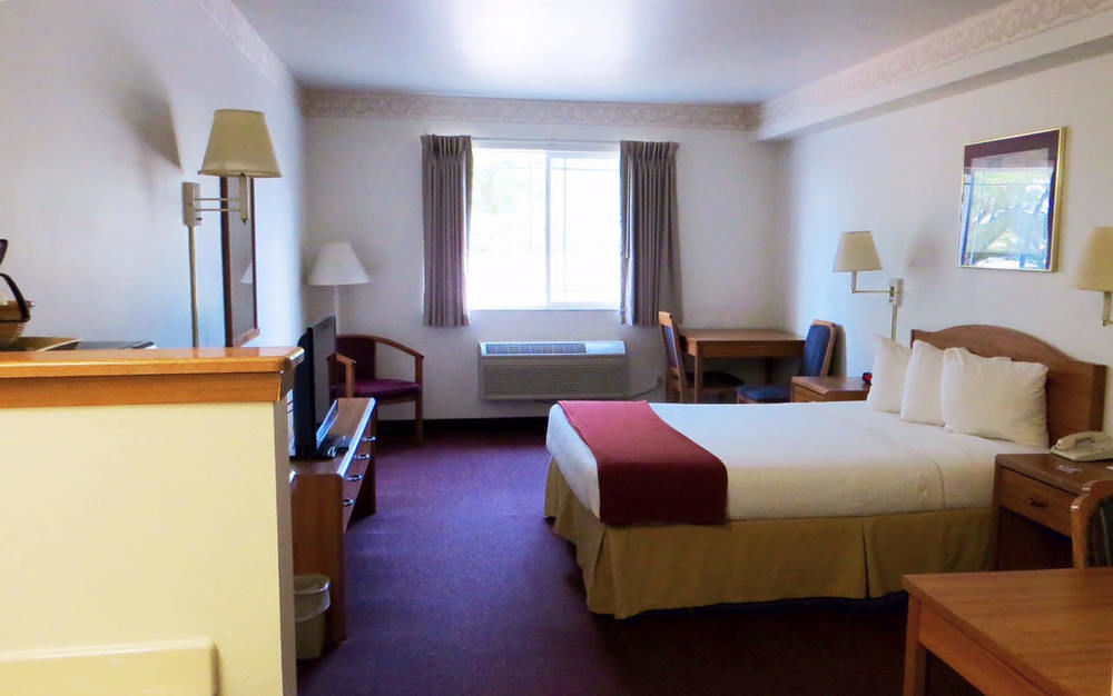 Peppermill Empress Inn เซ็นทราเลีย ภายนอก รูปภาพ
