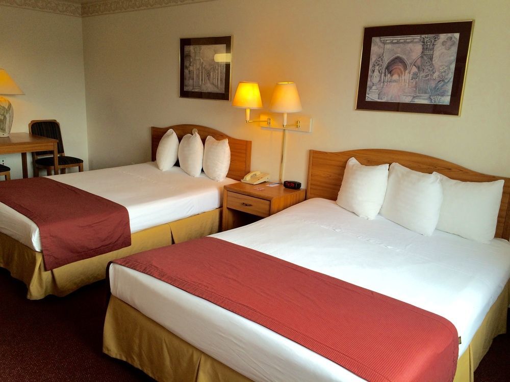 Peppermill Empress Inn เซ็นทราเลีย ภายนอก รูปภาพ