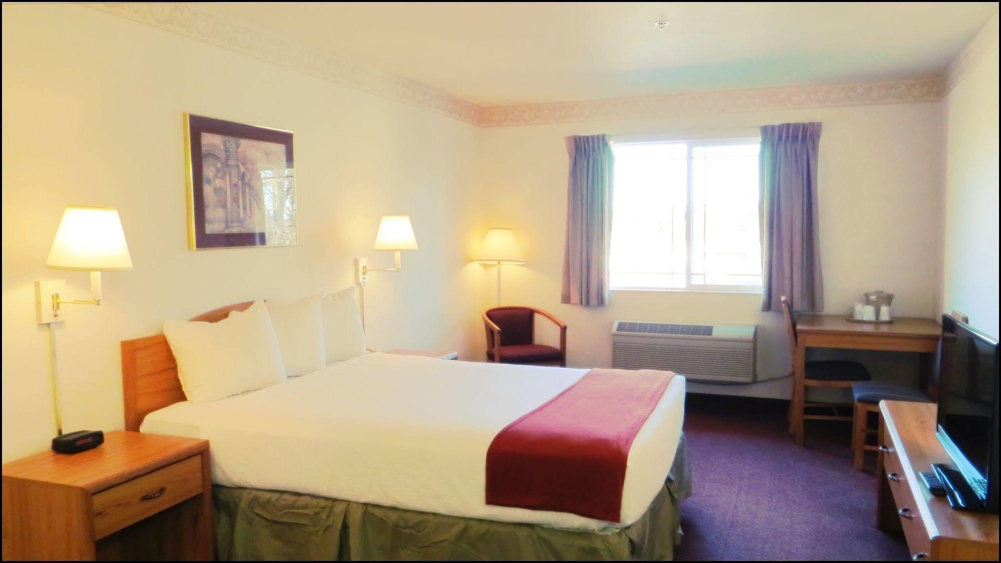 Peppermill Empress Inn เซ็นทราเลีย ภายนอก รูปภาพ